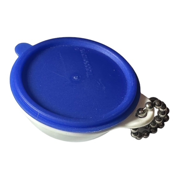 Tupperware Vintage Blue Lid with White Bowl Thatsa Bowl Keychain - Picture 2 of 3
